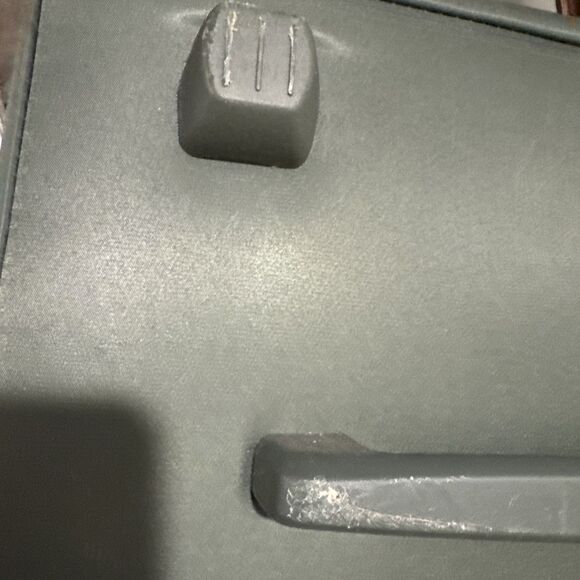 Lipault Paris Foldable Plume Wheeled Duffle Army Green Telescopic Handle & Case - Picture 12 of 16